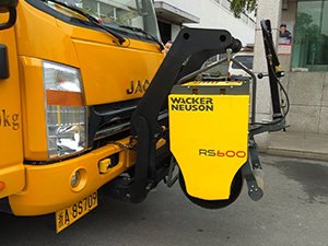 Roller Mounting Device